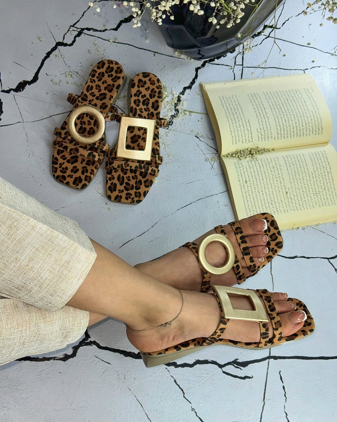 Irregular Symmetrical Pattern Slippers