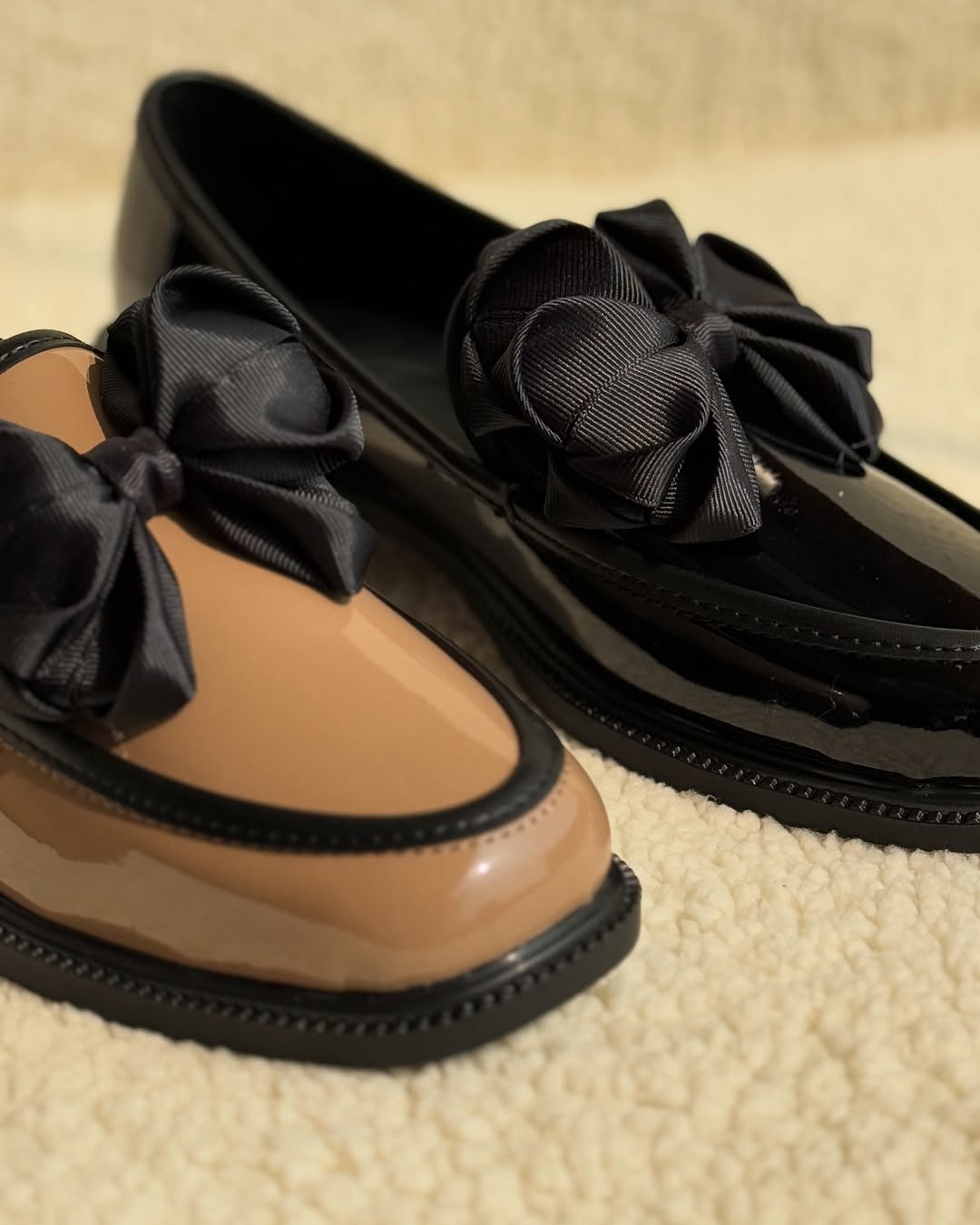 Bow-knot Leather Loafers