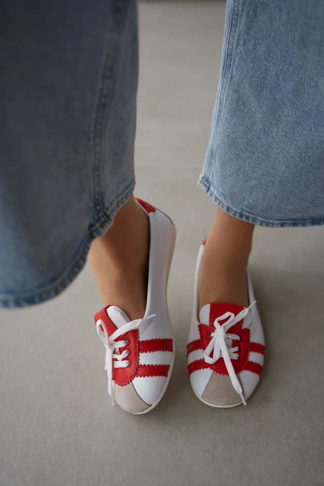 Front Strip Detail Lace-Up Women's Shoes