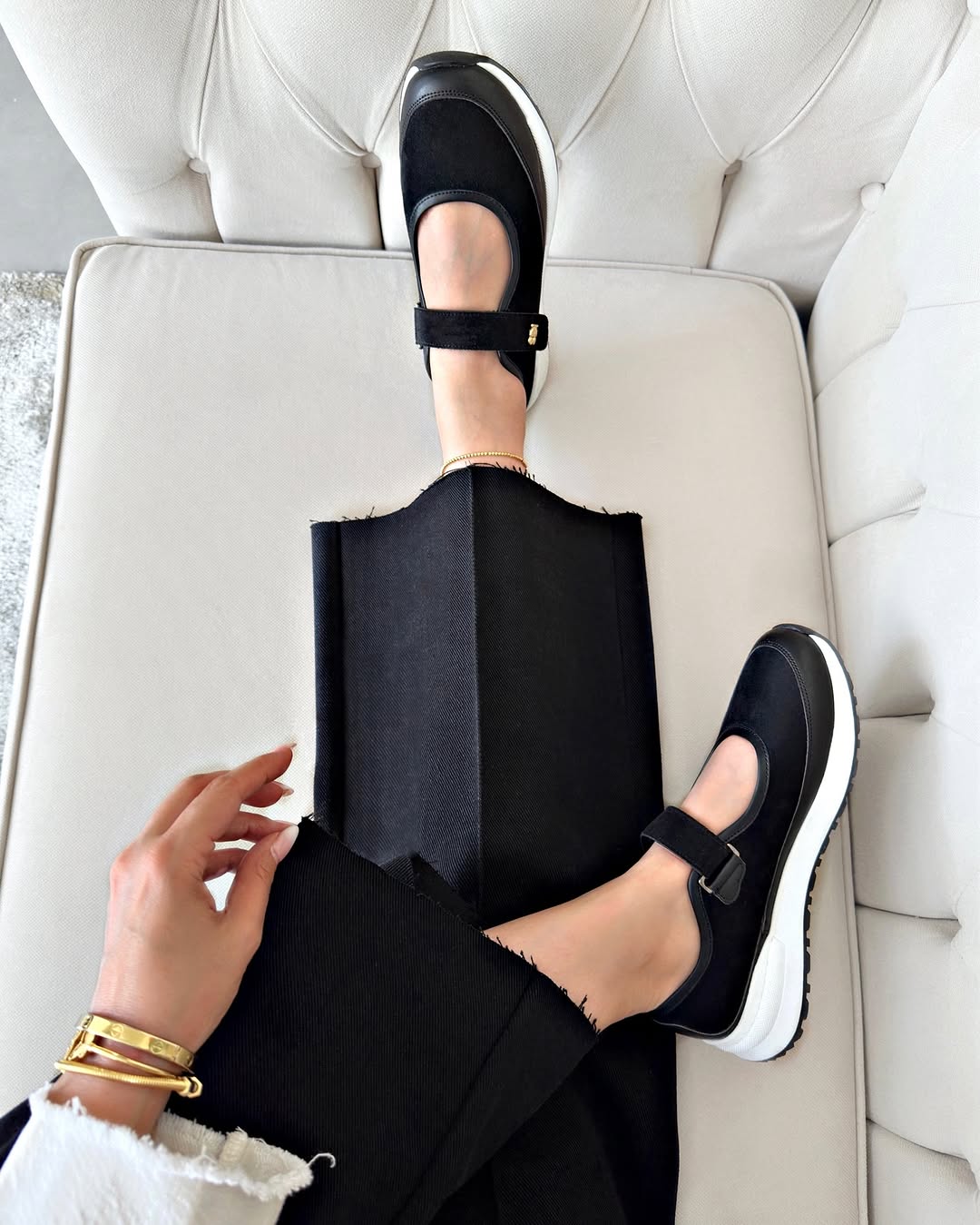 Black Comfortable Thick-Soled Women Sandals