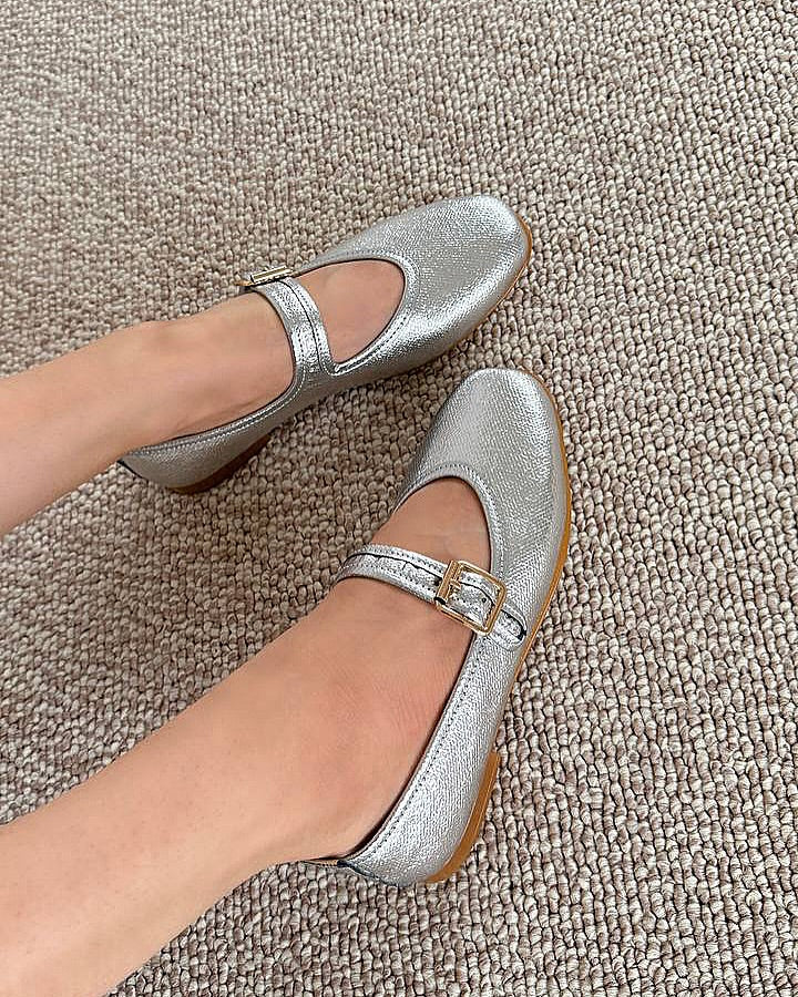 Soft Leather Comfortable Women Flat Shoes