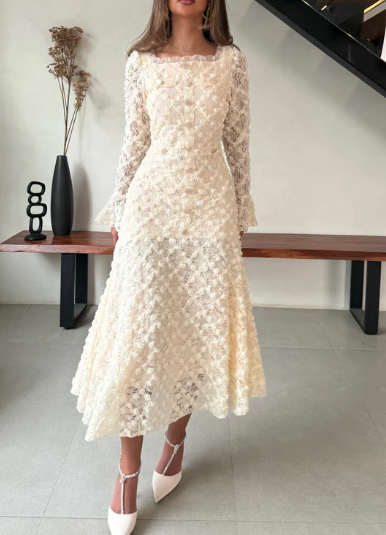 Elegant 3D Petal Trumpet Long Sleeve Dress