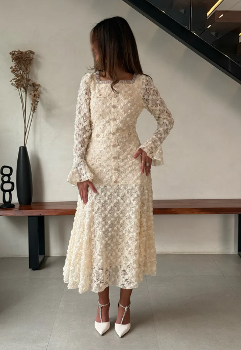 Elegant 3D Petal Trumpet Long Sleeve Dress