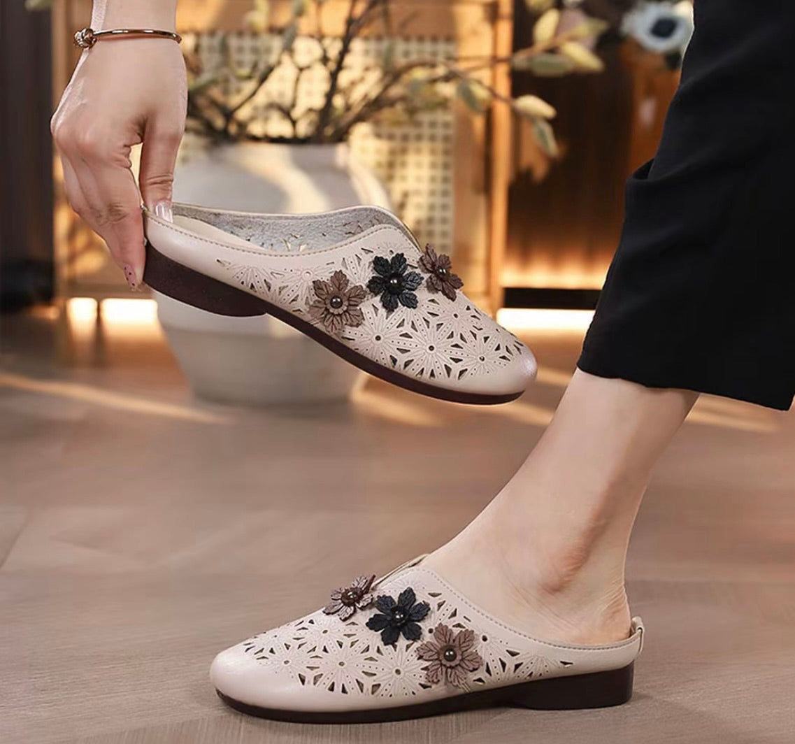 Soft Leather Comfortable Flower Sandals
