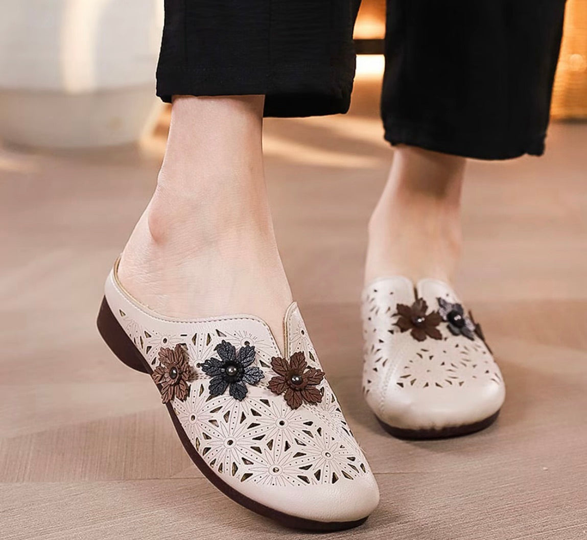 Soft Leather Comfortable Flower Sandals