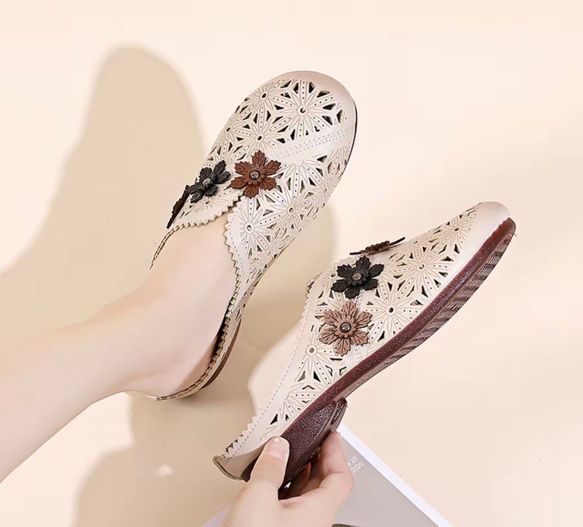 Soft Leather Comfortable Flower Sandals