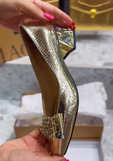 Sparkling Rhinestone Leather Women Shoes