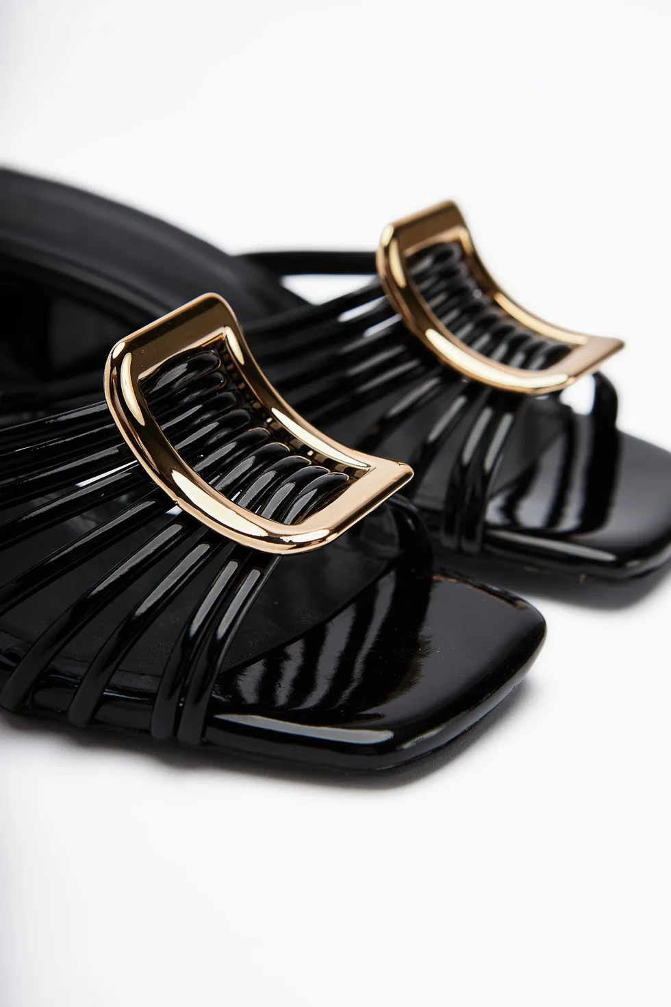 Black Patent Leather Thick Buckled Low Heeled Women Sandals