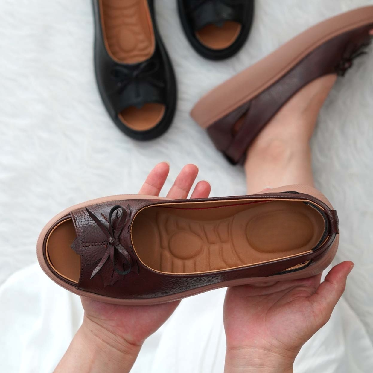 Bow Leather Sandals