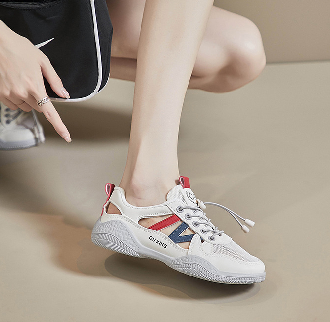 2025 Summer New Breathable Sports Shoes