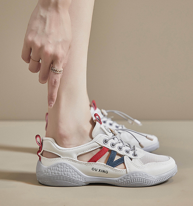 2025 Summer New Breathable Sports Shoes