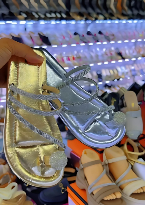 Sparkling Rhinestone Flat Slippers