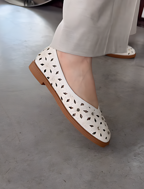 Flower Hollow Soft Leather Diamond Shoes