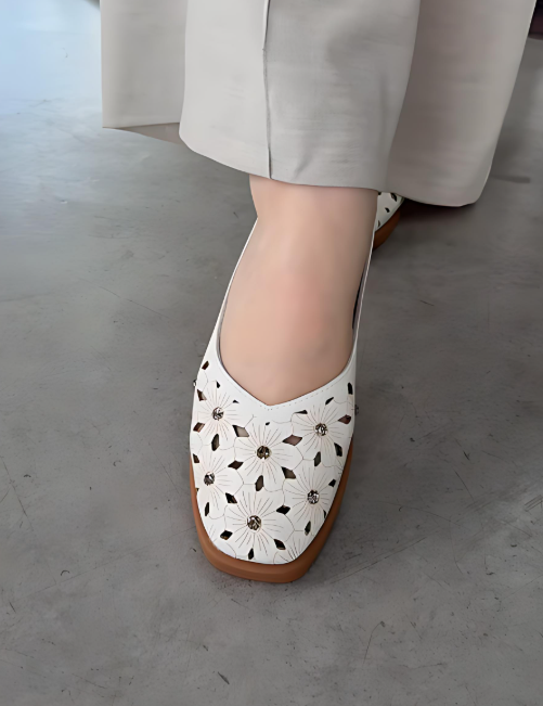 Flower Hollow Soft Leather Diamond Shoes
