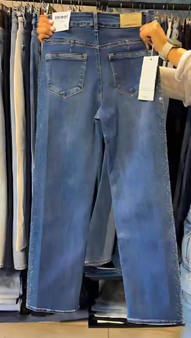 Sparkling Rhinestone High-Stretch Jeans