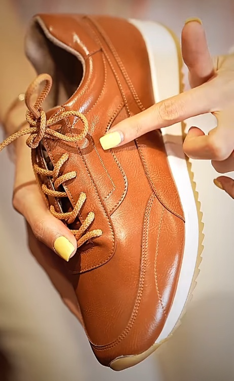 Women's Soft Leather Sneakers