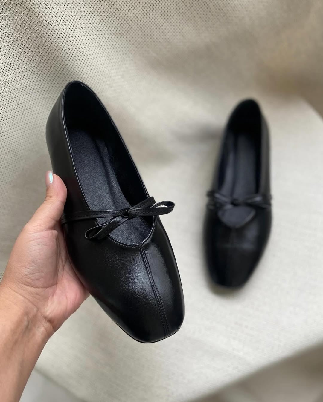 Black Women's Leather Bow Flat Shoes