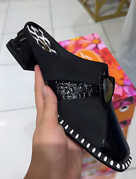 Women's Black Soft Leather Low-Heeled Shoes