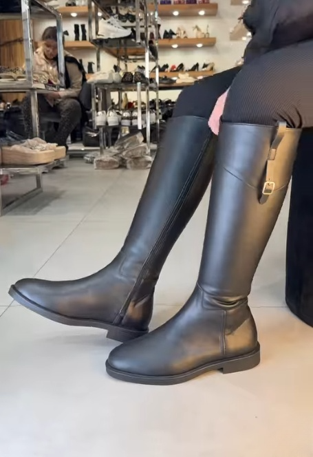 Women's Zippered Leather Boots