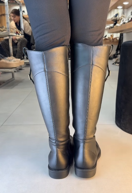 Women's Zippered Leather Boots