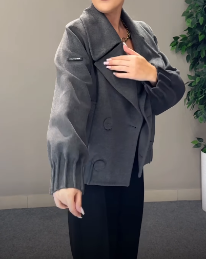 Women's short woolen coat