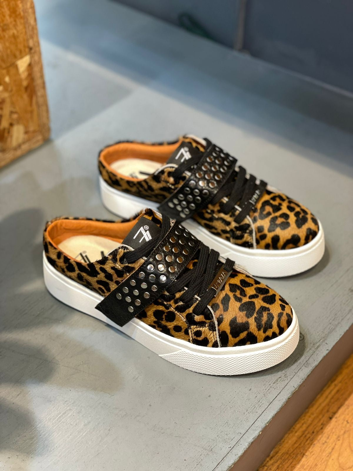 Women Leopard print casual slip-on shoes
