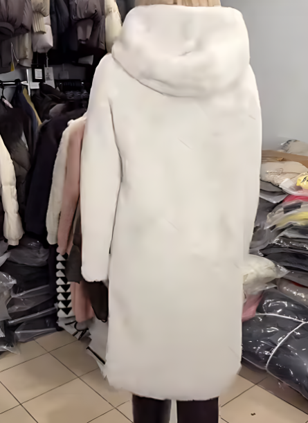 Women's warm and comfortable hooded coat