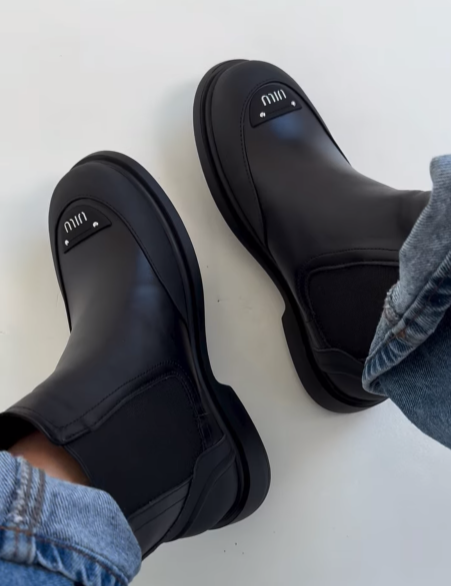 Black leather comfortable ankle boots