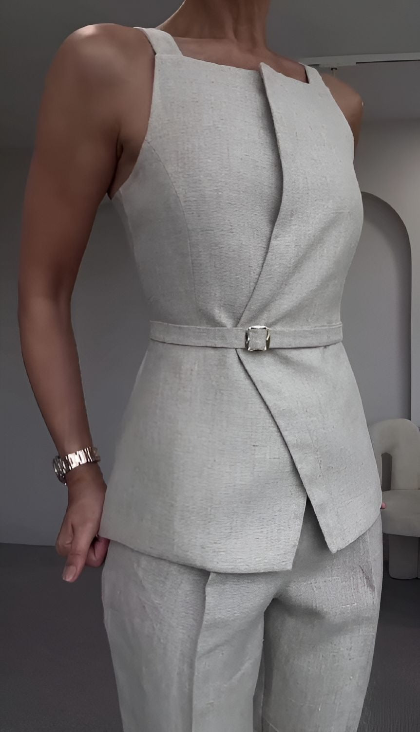 Sleeveless Fashion Suit