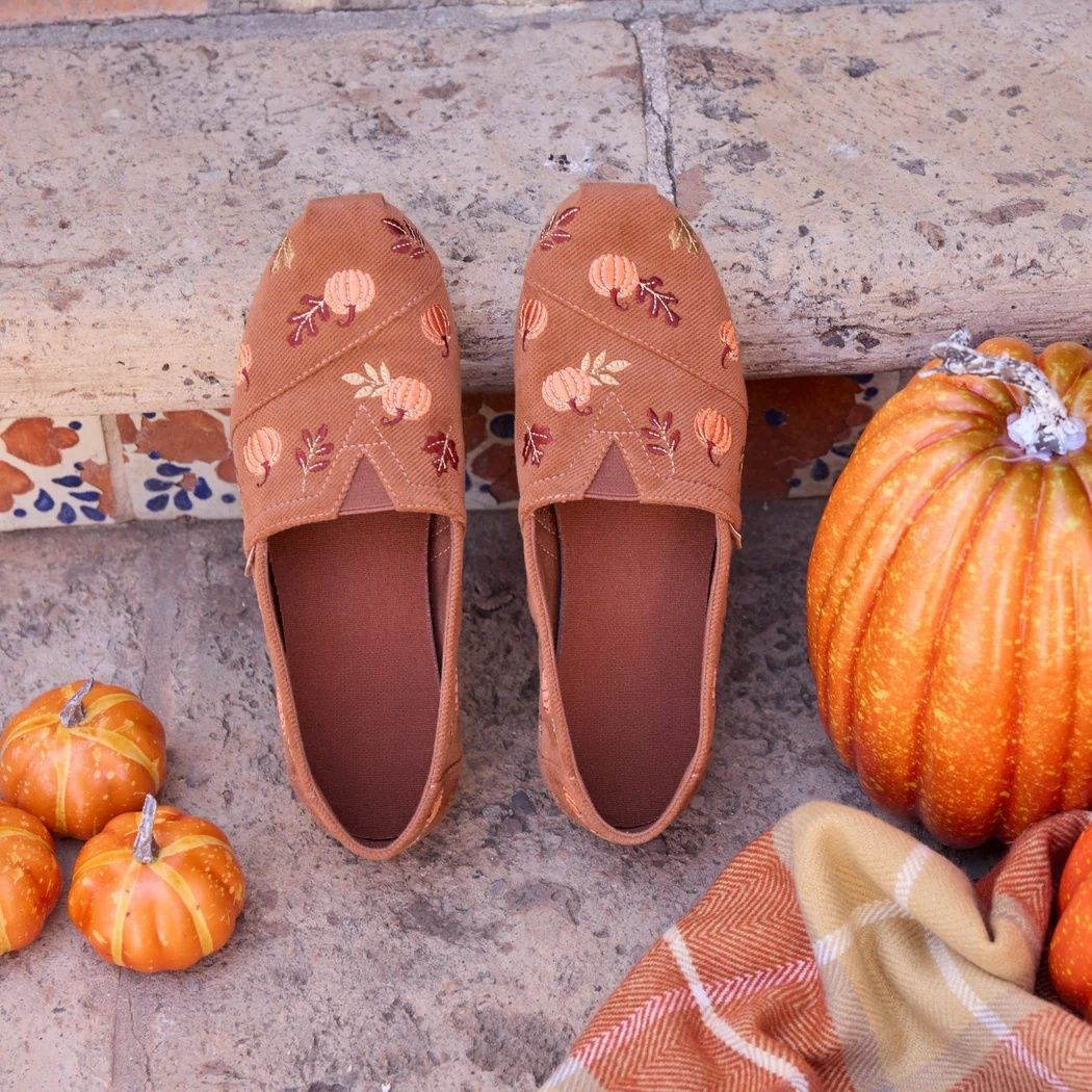 Women's Pumpkin Embroidered Slip-On Flats