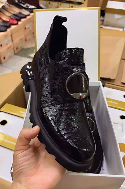 Women's black leather slip-on shoes