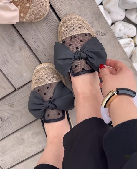 Bowknot Decorated Heart Pattern Breathable Women's Shoes