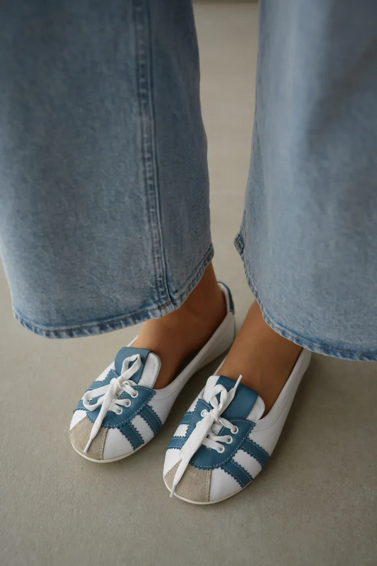 Front Strip Detail Lace-Up Women's Shoes