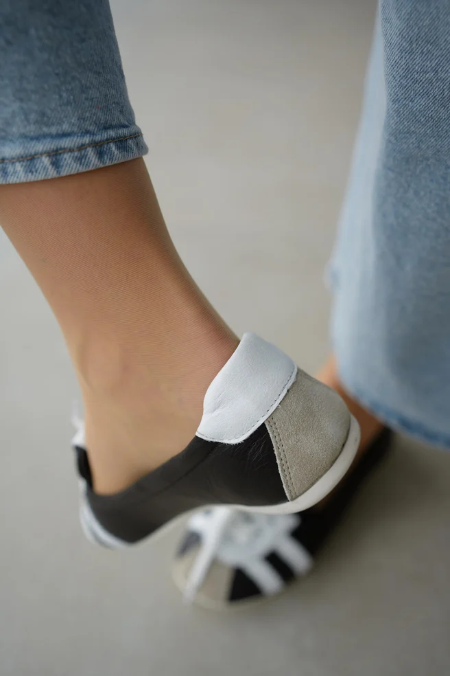 Front Strip Detail Lace-Up Women's Shoes