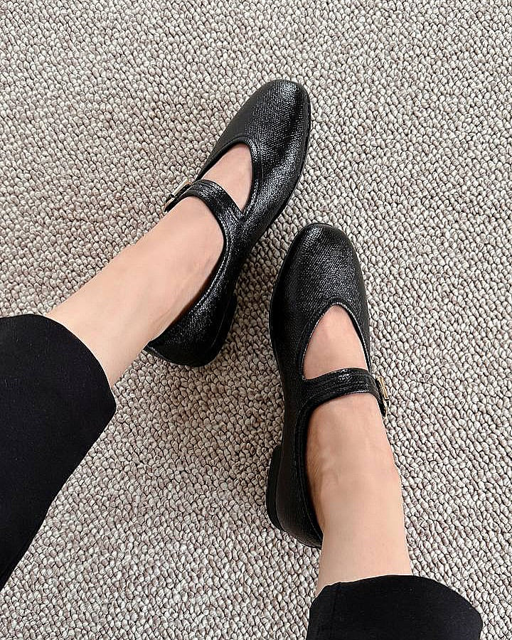 Soft Leather Comfortable Women Flat Shoes