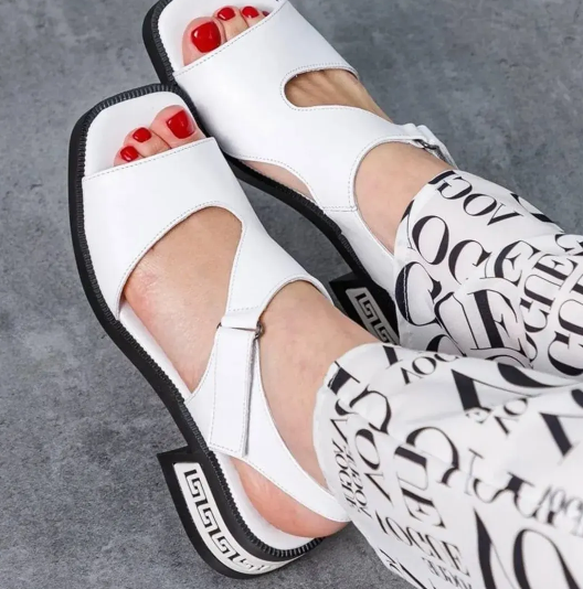 Soft Leather Comfortable Versatile Women Sandals