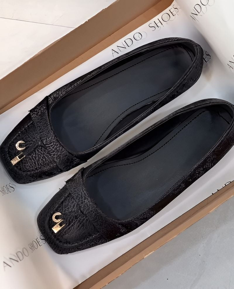 Soft leather flat shoes for women