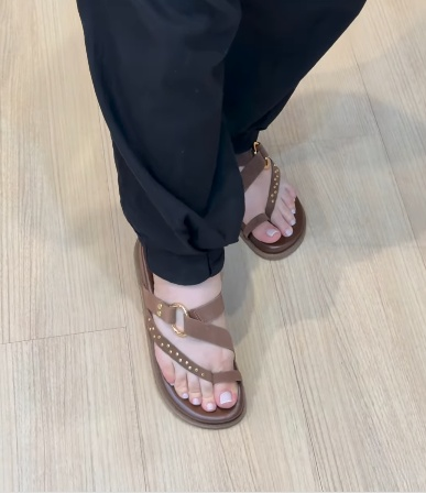 Comfortable & Versatile Slippers