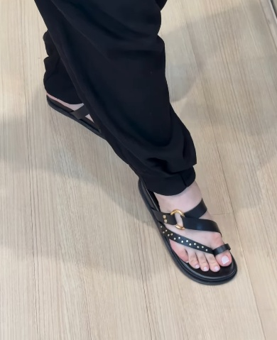 Comfortable & Versatile Slippers