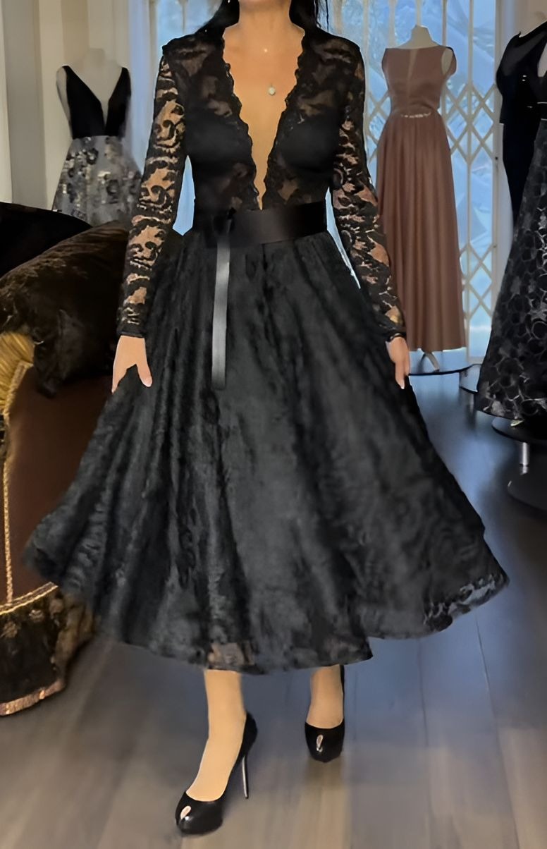 Elegant Black V-Neck Lace Dress