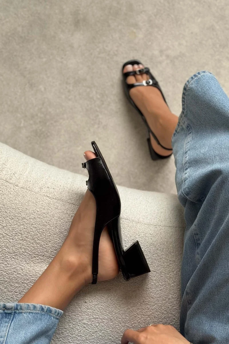 Wrinkled Matte Belt Detailed Low Heel Women's Sandals