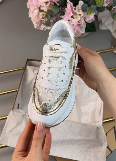 Daisy Platform Comfort Sneakers