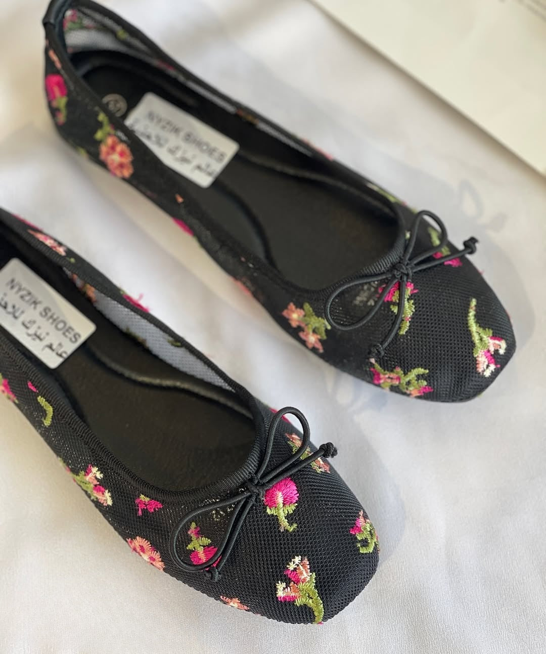 Hand-embroidered Mesh Women Shoes