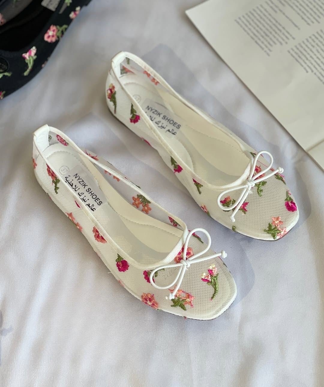 Hand-embroidered Mesh Women Shoes