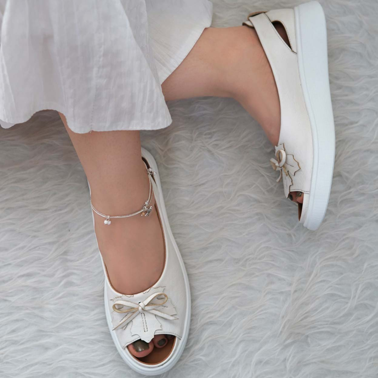 Bow Leather Sandals
