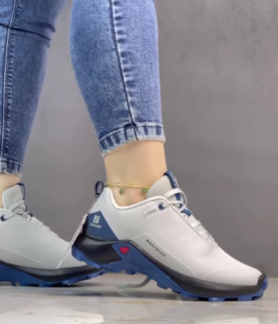 Thick-Soled Comfortable Sneakers
