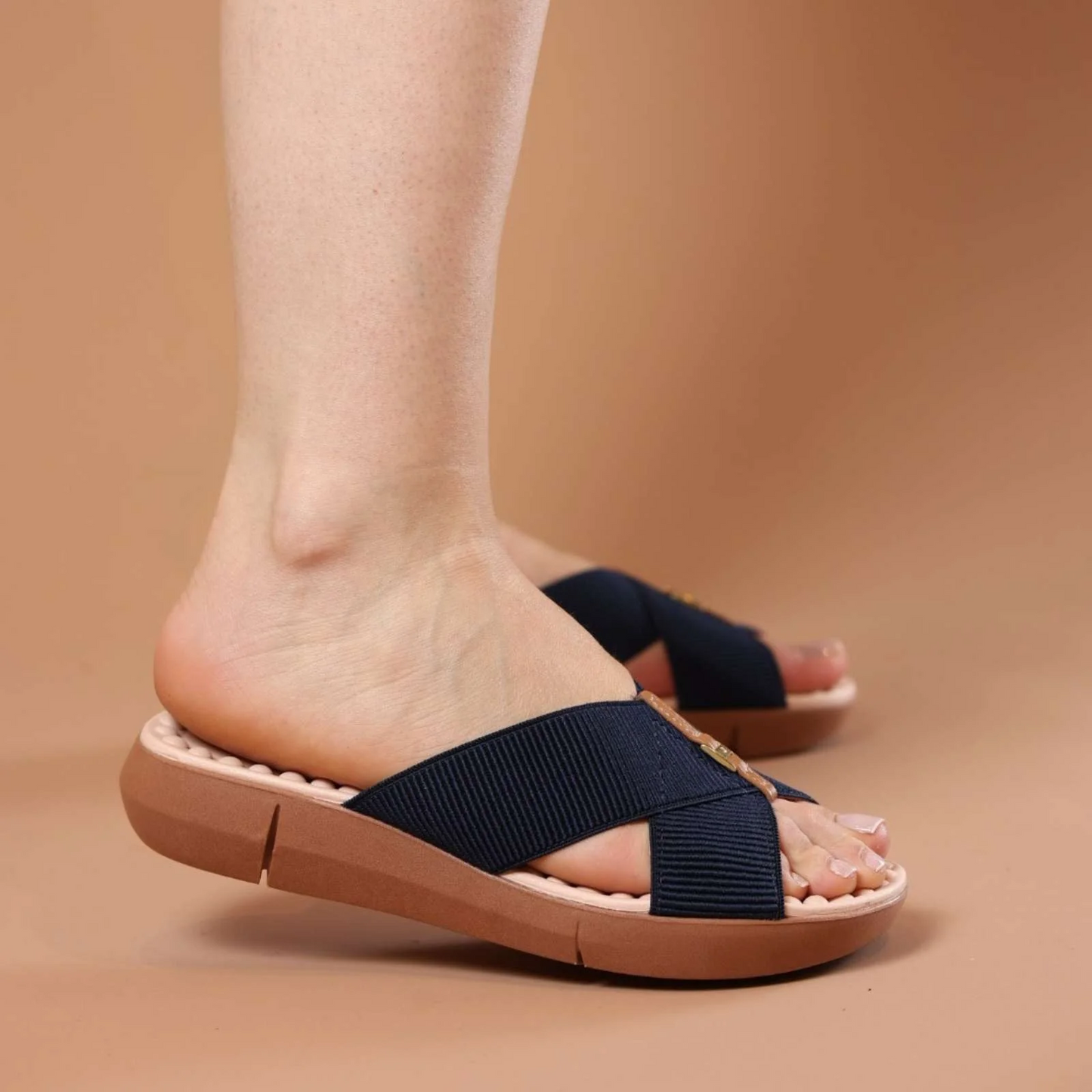 Women's X-Shaped Massaging Slippers
