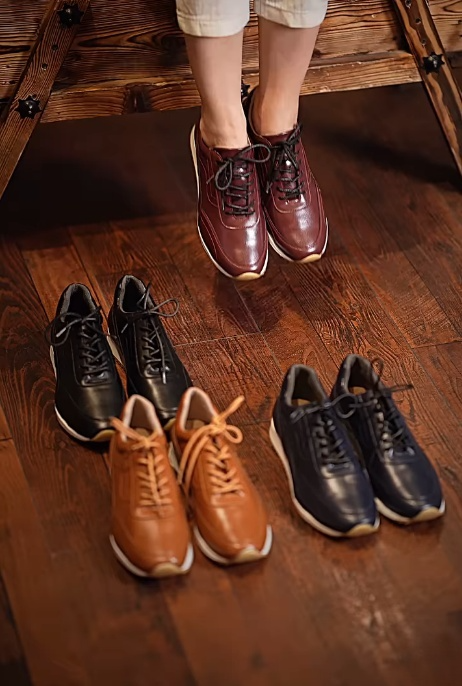 Women's Soft Leather Sneakers