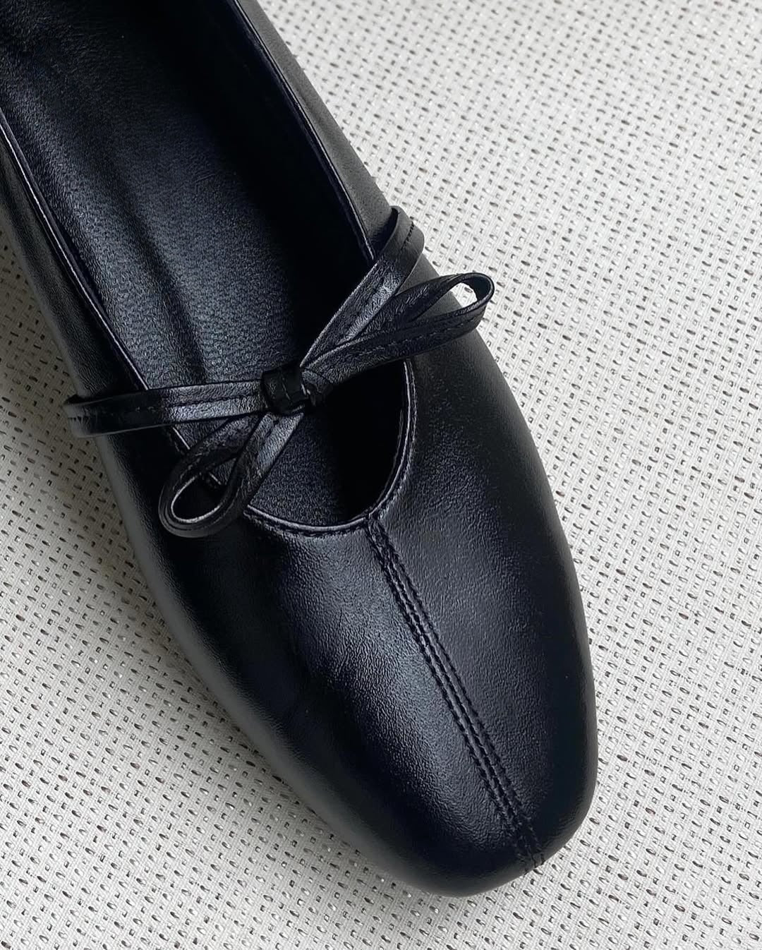 Black Women's Leather Bow Flat Shoes