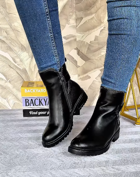 Black Zipper Women's Leather Ankle Boots